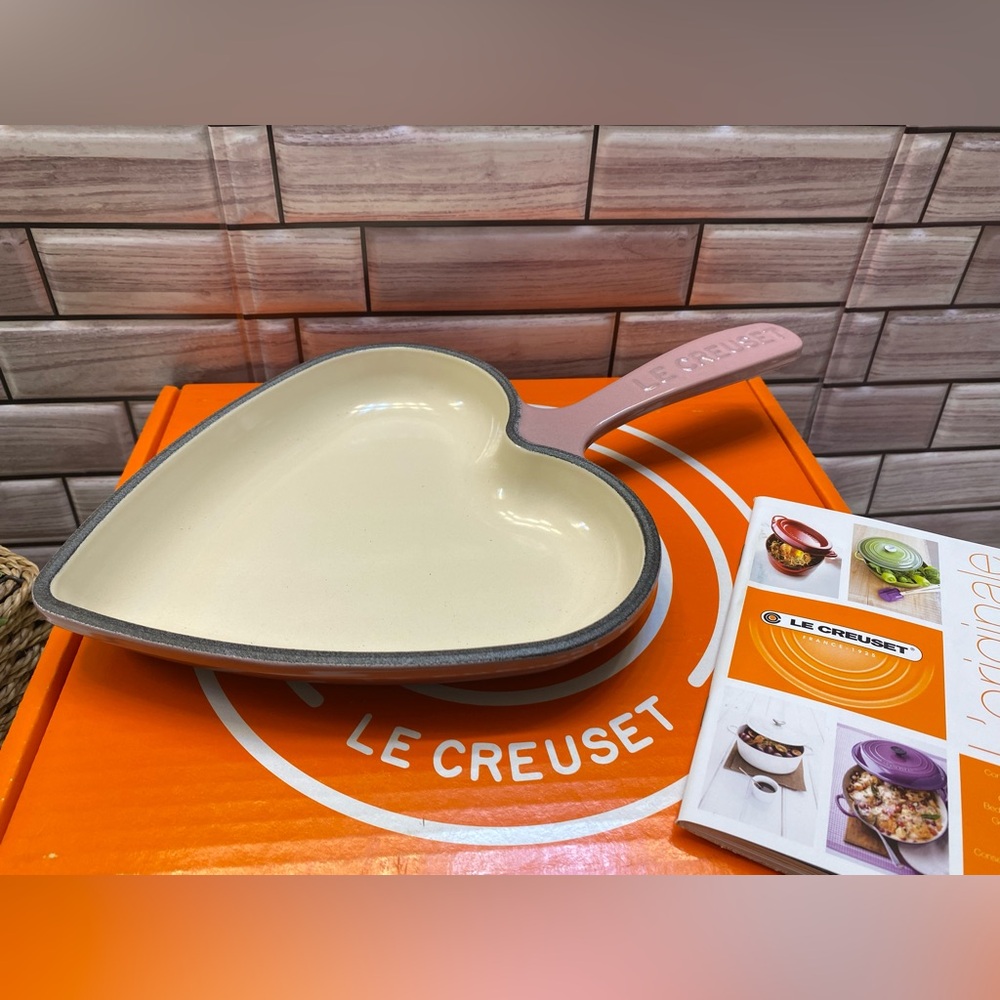 Le Creuset❤️ Heart Cast Iron Skillet  16cm Mauve Pink  Made in France